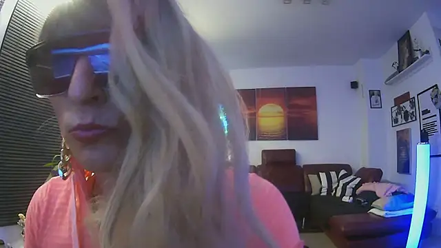 hellgirl1980 online show from 28, 10, 2025