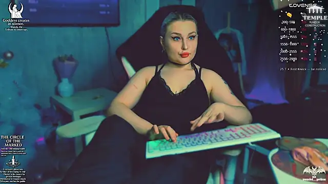 Wounded Goddess  online show from 17, 12, 2025