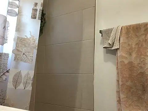 littyleesh1 online show from 18, 9, 2025