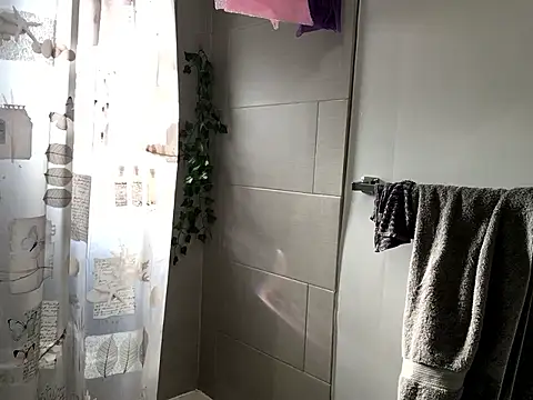 Snapshot of littyleesh1 chatting on 15, 1, 2026 littyleesh1 online show from 15, 1, 2026