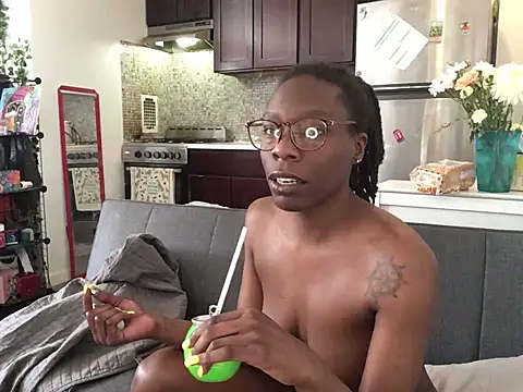 Snapshot of littyleesh1 chatting on 17, 3, 2026 littyleesh1 online show from 17, 3, 2026