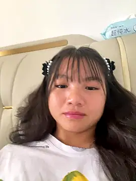 Emlyly-18 online show from 12, 9, 2025