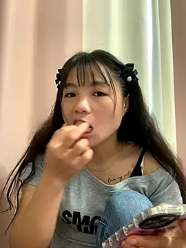 Emlyly-18 online show from 17, 9, 2025