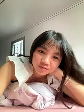 Emlyly-18 online show from 23, 9, 2025