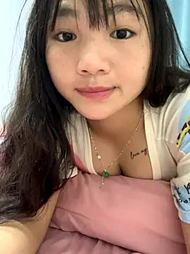 Emlyly-18 online show from 2, 10, 2025