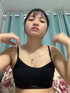 Emlyly-18 online show from 16, 10, 2025