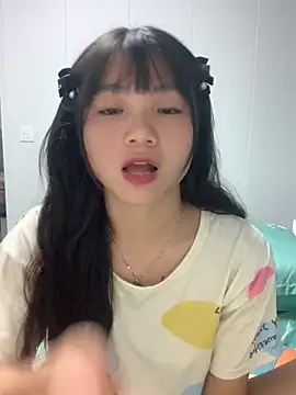 Emlyly-18 online show from 16, 10, 2025