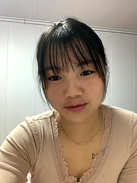 Emlyly-18 online show from 7, 11, 2025