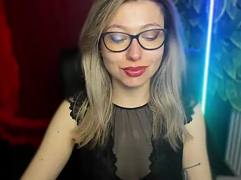 Snapshot of loveHeidi chatting on 22, 4, 2026 loveHeidi online show from 22, 4, 2026