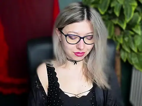 Snapshot of loveHeidi chatting on 29, 4, 2026 loveHeidi online show from 29, 4, 2026
