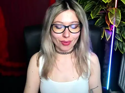 Snapshot of loveHeidi chatting on 14, 5, 2026 loveHeidi online show from 14, 5, 2026