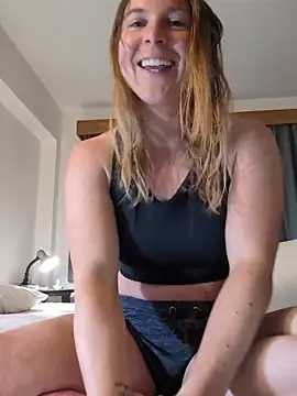 Snapshot of story_of_sarah chatting on 10, 5, 2026 story of sarah online show from 10, 5, 2026