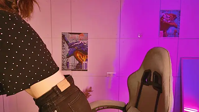 Yoka paradoXXX online show from 4, 3, 2026