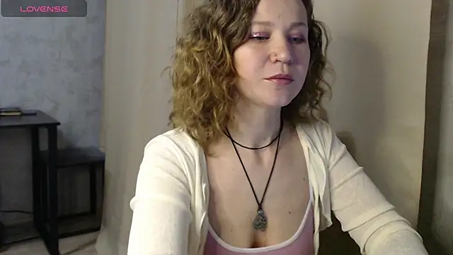 Snapshot of harpermoss chatting on 6, 10, 2025 harpermoss online show from 6, 10, 2025