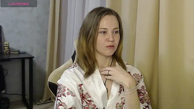 Snapshot of harpermoss chatting on 8, 10, 2025 harpermoss online show from 8, 10, 2025