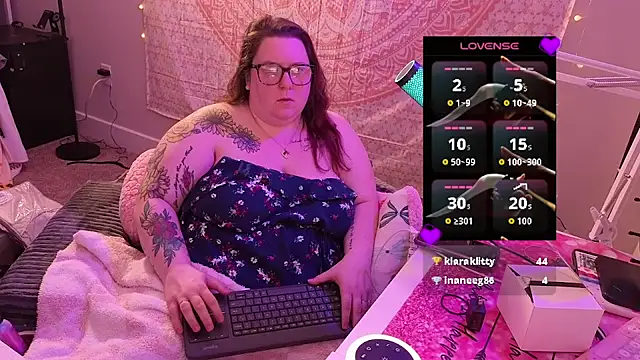 Snapshot of brookenicole3003 chatting on 15, 4, 2026 brookenicole3003 online show from 15, 4, 2026