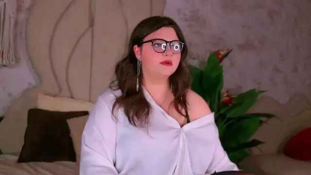 UR BELLA online show from 28, 9, 2025