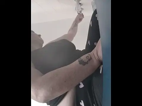 nakedgarbageperson online show from 28, 10, 2025