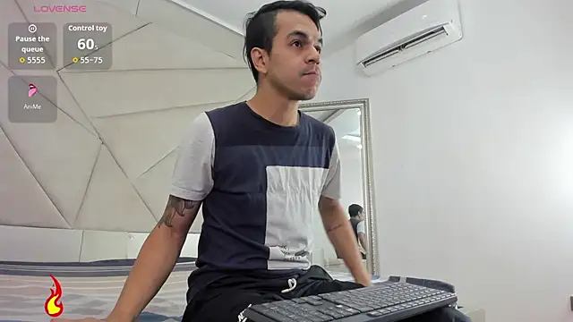 Snapshot of Gio_Lorenz chatting on 15, 11, 2025 Gio Lorenz online show from 15, 11, 2025