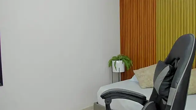 Snapshot of gisella15_ chatting on 3, 11, 2025 gisella15  online show from 3, 11, 2025