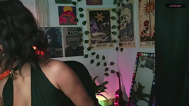 Snapshot of Raven_luv chatting on 17, 9, 2025 Raven luv online show from 17, 9, 2025