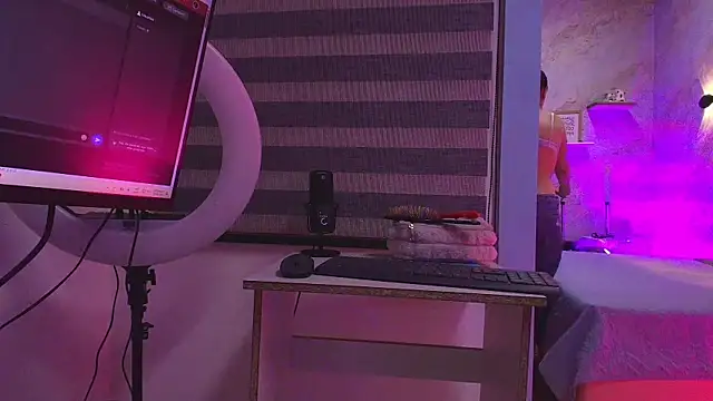 abbyrouss  online show from 10, 10, 2025