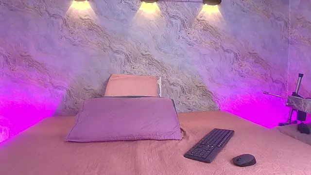 abbyrouss  online show from 1, 11, 2025