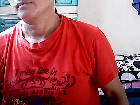 yoursPinayMama1682 online show from 2, 11, 2025