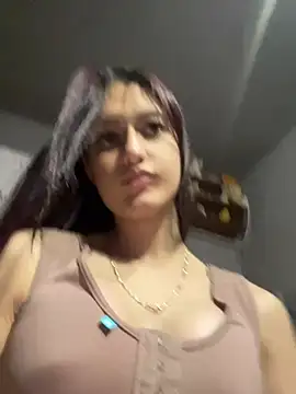 Caroline daring online show from 5, 4, 2026