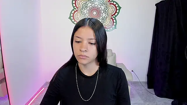 Snapshot of Candy_fox_19 chatting on 30, 7, 2026 Candy fox 19 online show from 30, 7, 2026