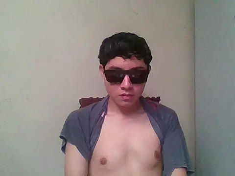 Snapshot of twinkboy593 chatting on 10, 10, 2025 twinkboy593 online show from 10, 10, 2025