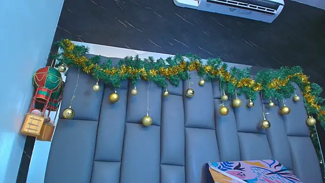 Snapshot of kissme_luna chatting on 16, 12, 2025 kissme luna online show from 16, 12, 2025