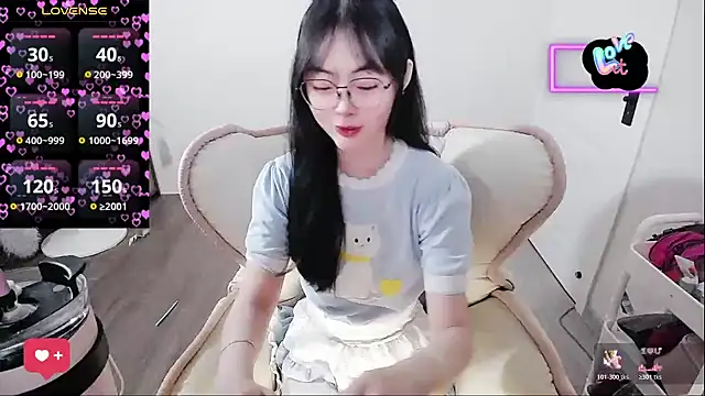 baby-yaya20 online show from 13, 4, 2026