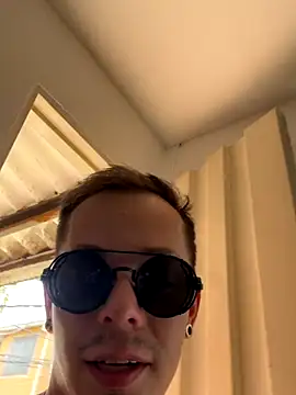 Snapshot of dimitryivanovv chatting on 4, 10, 2025 dimitryivanovv online show from 4, 10, 2025