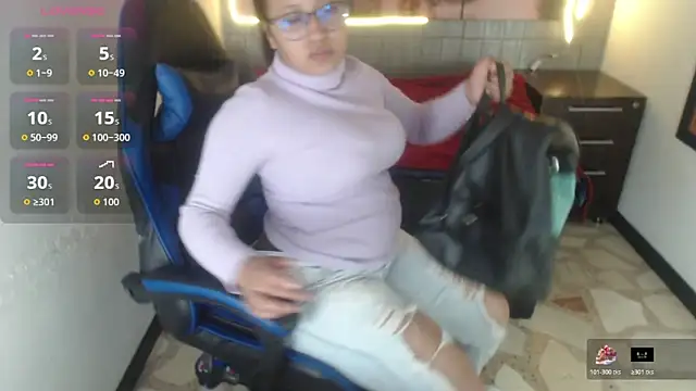 Snapshot of susan_mooree chatting on 5, 2, 2026 susan mooree online show from 5, 2, 2026