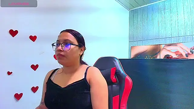 Snapshot of susan_mooree chatting on 24, 2, 2026 susan mooree online show from 24, 2, 2026