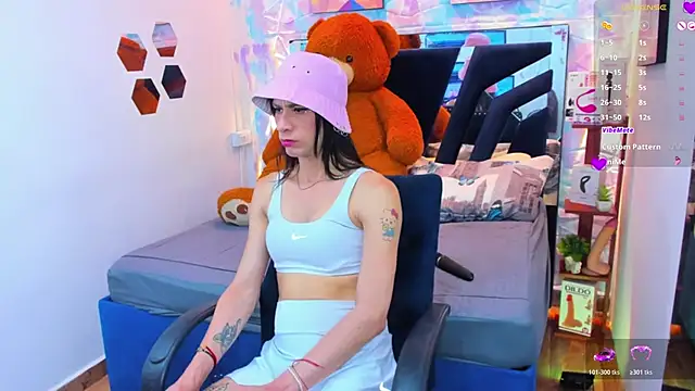 Charlotte Landry   online show from 22, 2, 2026