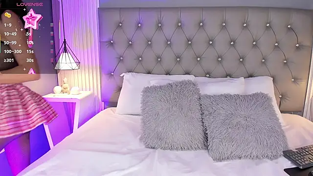 LunaBloomn online show from 7, 3, 2026