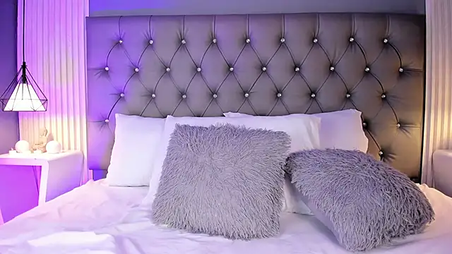 LunaBloomn online show from 30, 3, 2026