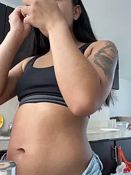 Leslie Bussh  online show from 4, 3, 2026