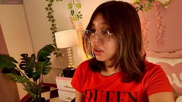 Lauuu2007 online show from 28, 3, 2026