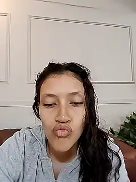 ArielBlossom    online show from 2, 10, 2025