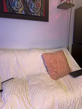 Snapshot of GabyMejiaa chatting on 18, 11, 2025 GabyMejiaa online show from 18, 11, 2025