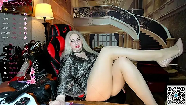 Nina Devillle online show from 28, 3, 2026