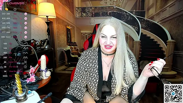 Snapshot of Nina_Devillle chatting on 20, 4, 2026 Nina Devillle online show from 20, 4, 2026