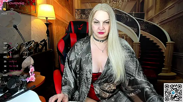 Snapshot of Nina_Devillle chatting on 20, 5, 2026 Nina Devillle online show from 20, 5, 2026