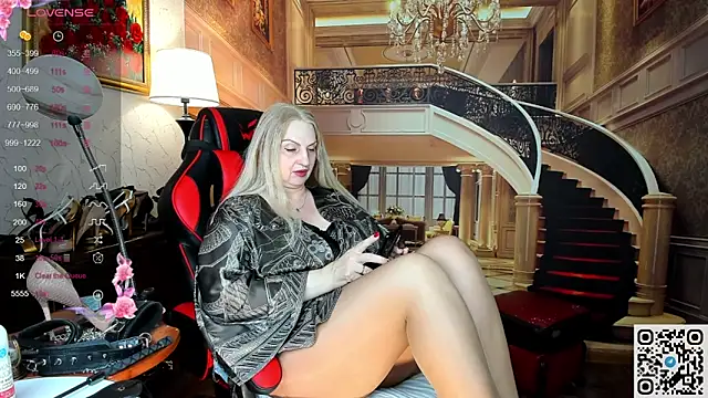 Snapshot of Nina_Devillle chatting on 25, 5, 2026 Nina Devillle online show from 25, 5, 2026