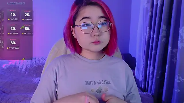 Sexy Peachy online show from 13, 10, 2025