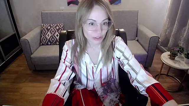 shy hot cat online show from 6, 10, 2025