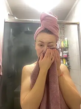 MartaLuna  online show from 4, 12, 2025